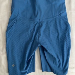 NWOT lululemon 8” biker shorts size 4